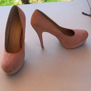 Lauren Conrad pumps